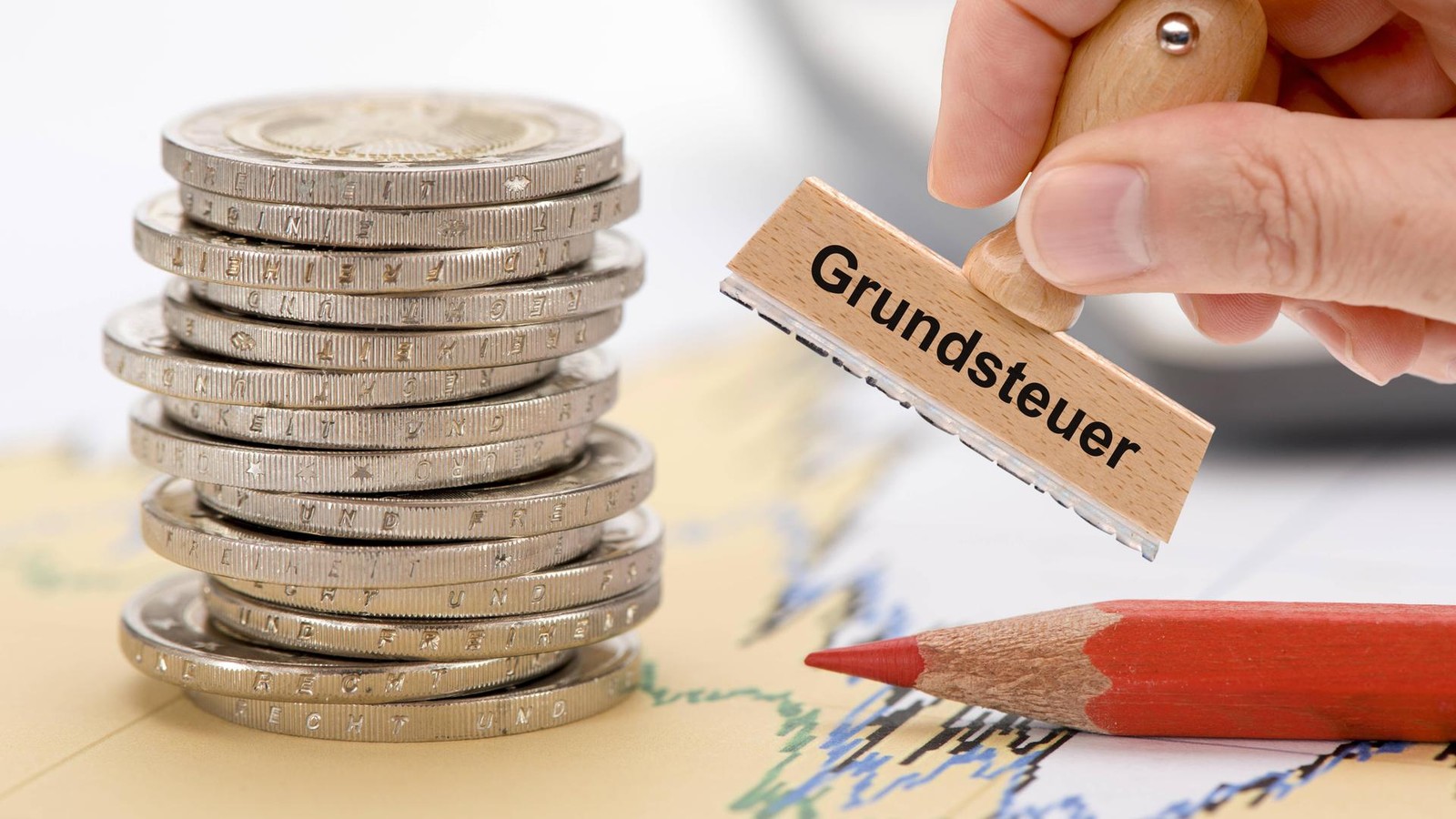 Ahrensburg-bittet-zur-Kasse-Stadt-erh-ht-Steuern-deutlich