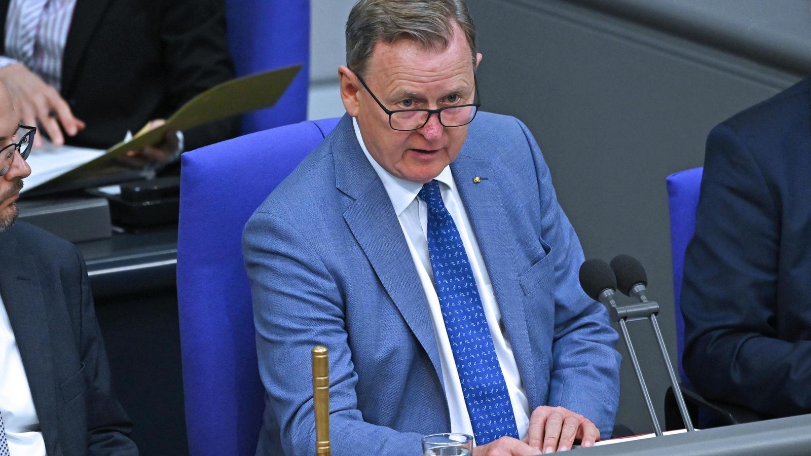 Einem-schmeckts-Ramelow-genie-t-in-Restaurant-das-Kemmerich-rauswarf