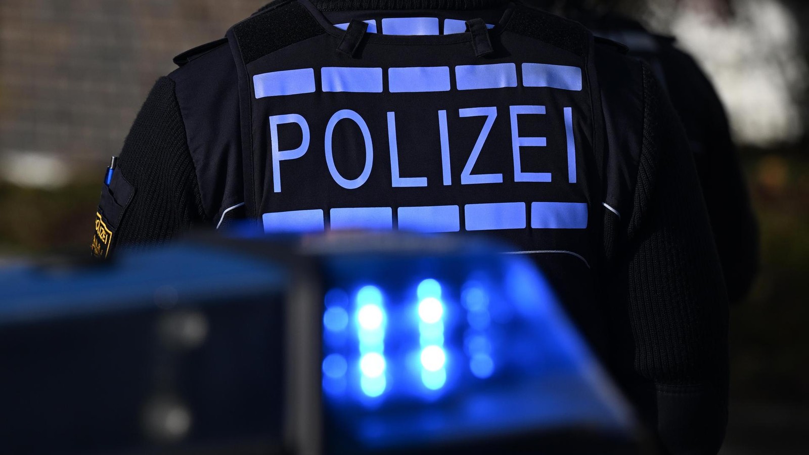 Diebstahl-im-Jembker-Supermarkt-Ladendetektiv-verletzt-sich-bei-Gerangel