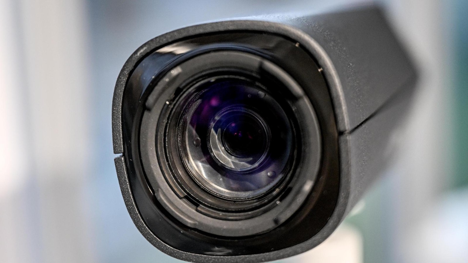 Wer-hat-den-Einbrecher-in-der-Erfurter-Stauffenbergallee-beobachtet-