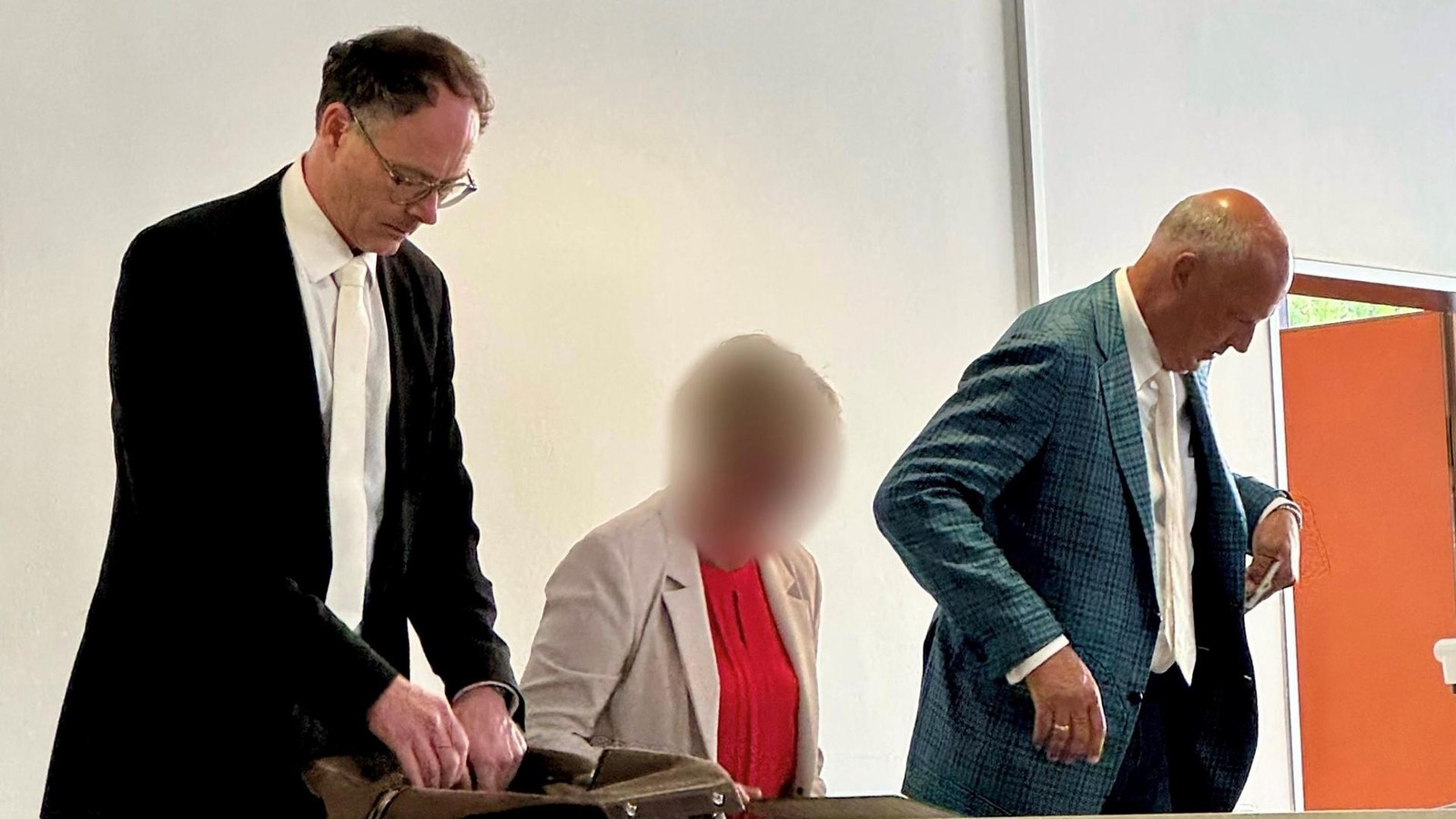 Millionenforderungen-und-Drohbriefe-Landgericht-verurteilt-M-hlh-userin