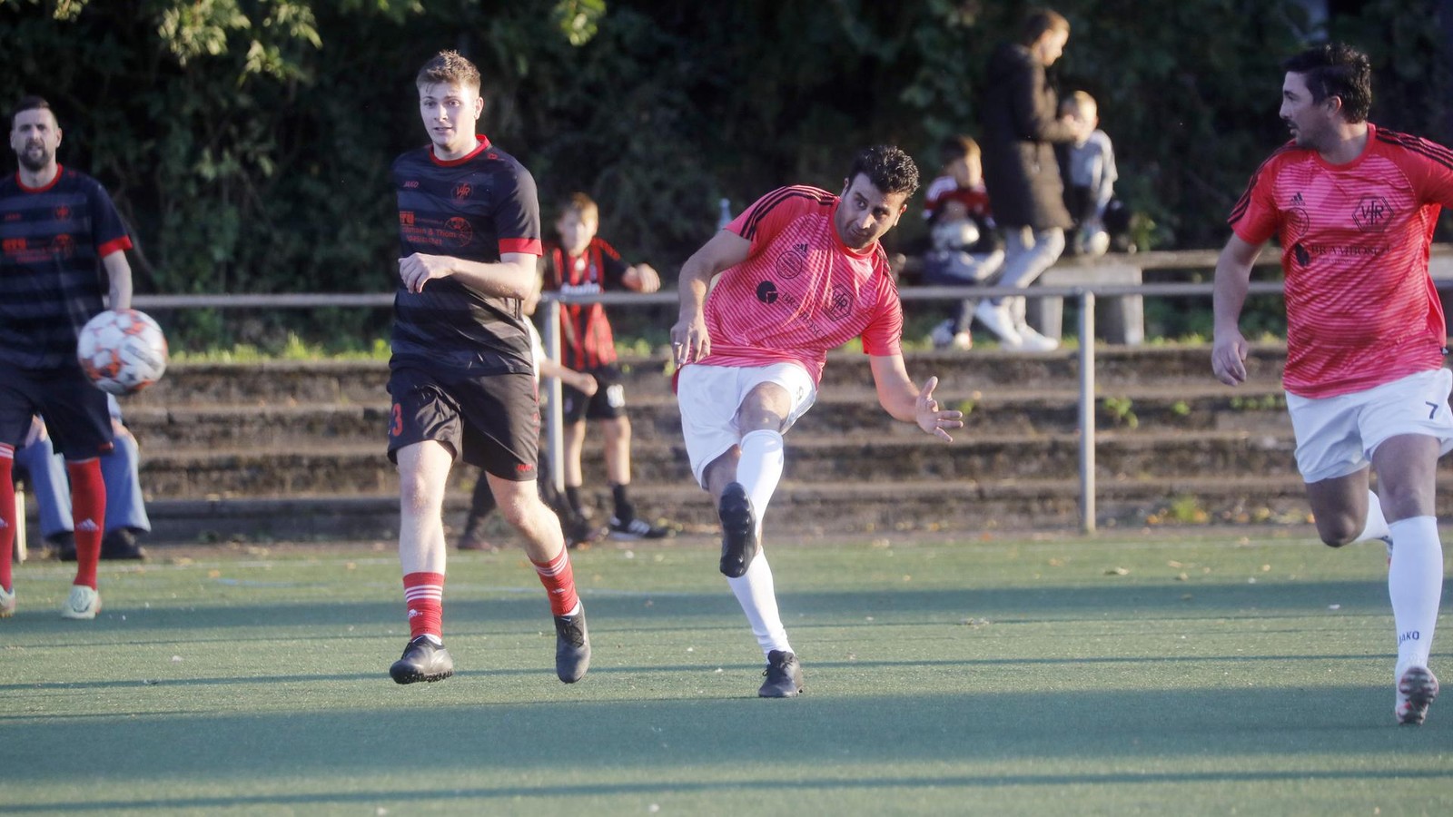 RWO-Bundesliga-Aufstiegshelden-der-A-Jugend-treffen-sich-wieder