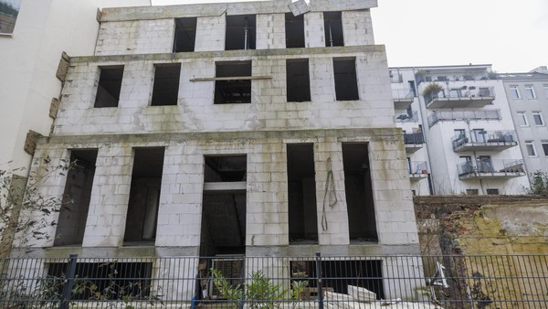 Lost Place in der Schanze: Drei Gebäude stehen hier seit Jahren leer