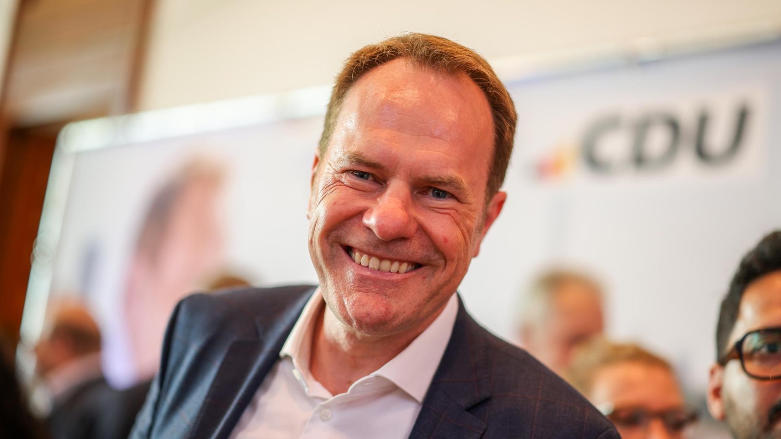 D-sseldorf-bekommt-Finanzprobleme-OB-Keller-will-jetzt-beim-Personal-sparen