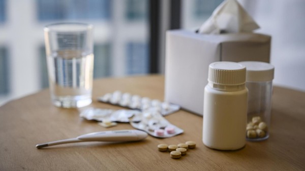 Medikamente gegen Erkältung: Kombi-Präparate oder Fiebersenker?