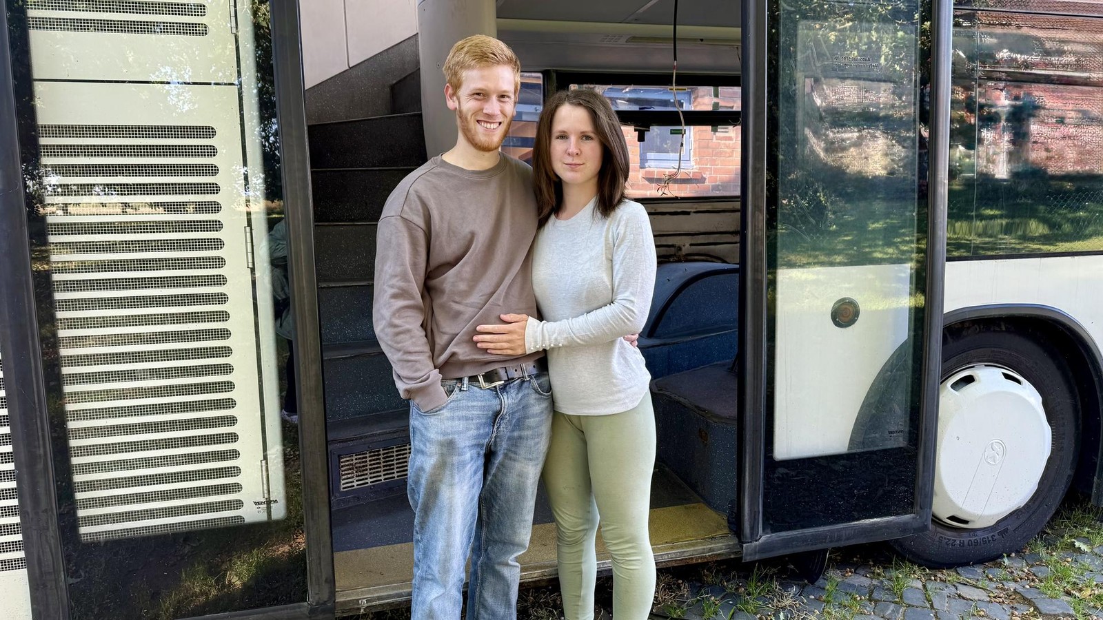 Auswandern-XXL-Familie-will-in-Doppeldeckerbus-um-die-Welt-reisen