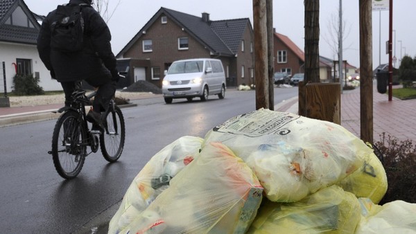Endlich entsorgt Wolfsburg die ungeliebten Gelben Säcke: Gelbe Tonnen sind da!