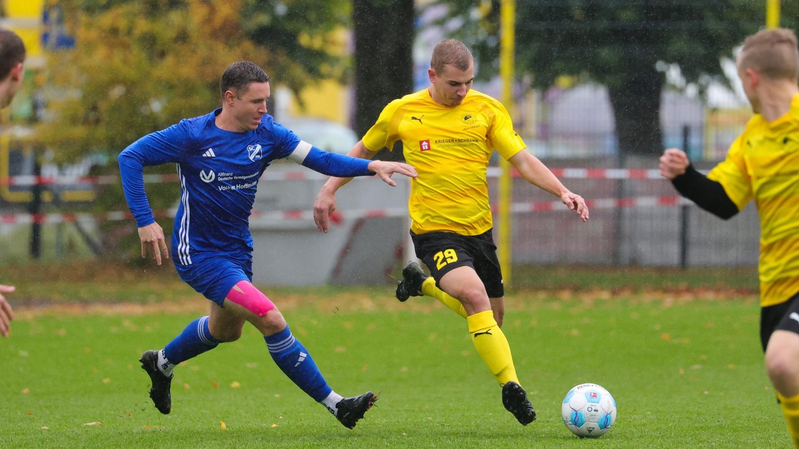 Dramatische-Schlussphase-im-ehrbaren-GutsMuths-Stadion-an-der-Unstrut