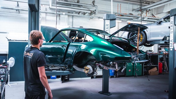 Porsche-Unikat ist der Star beim Sports Car Sunday in Wandsbek
