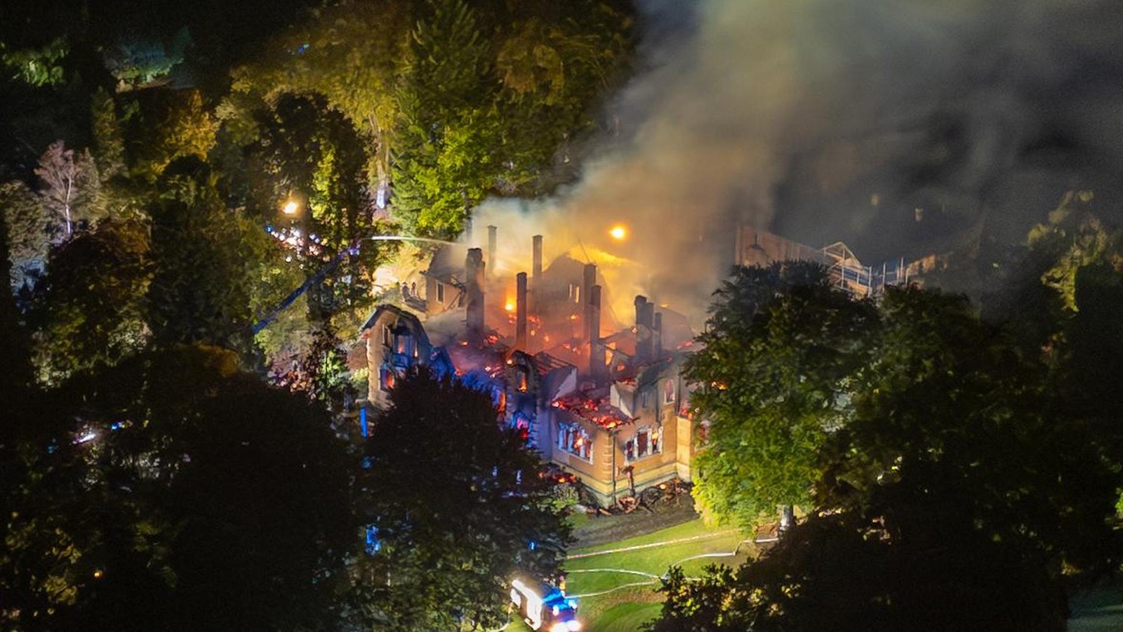 schloss-von-thurn-und-taxis-abgebrannt-ermittler-mit-neuer-erkenntnis