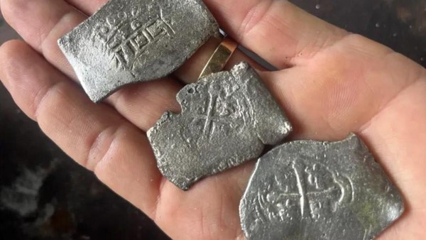 Versunkene Flotte: Taucher stoßen auf verborgenen Schatz