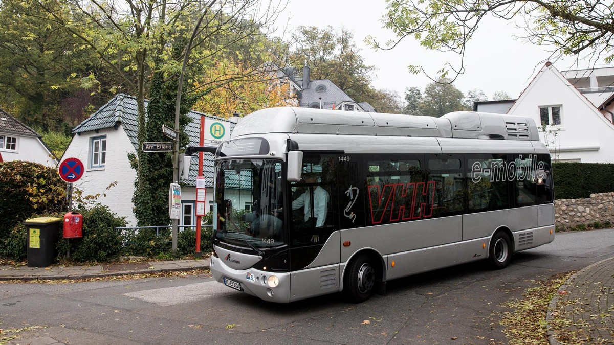 Erstmals elektrischer Bus im Linienbetrieb