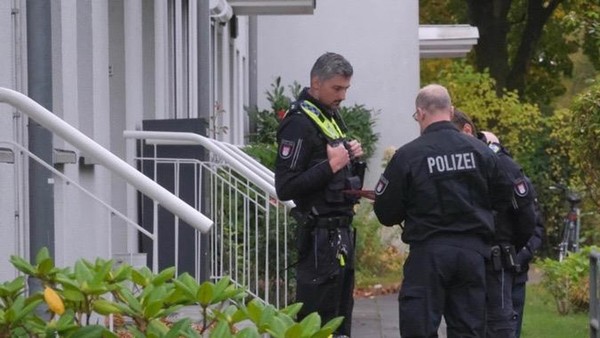 Pflegerin entdeckt Leiche in kalter Brandwohnung