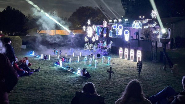 Halloween 2025: Verrückter Gruselgarten eröffnet im Barfußpark