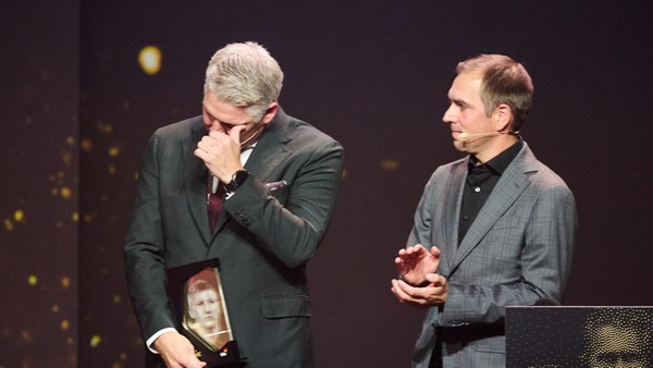 Bastian Schweinsteiger weint – emotionaler Hall-of-Fame-Abend