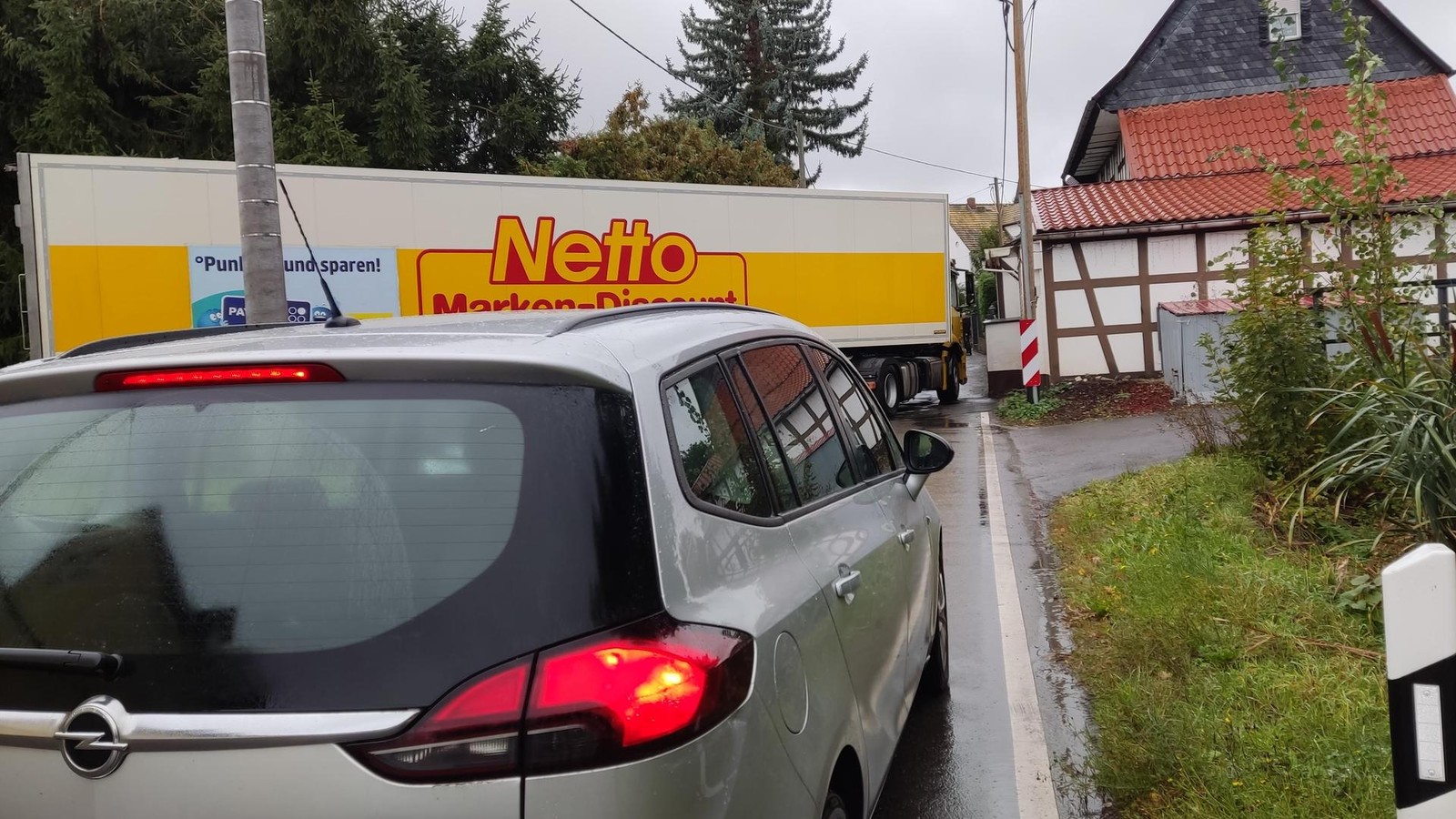 Verkehrschaos-im-Altenburger-Land-Blechlawine-schiebt-sich-durchs-Dorf