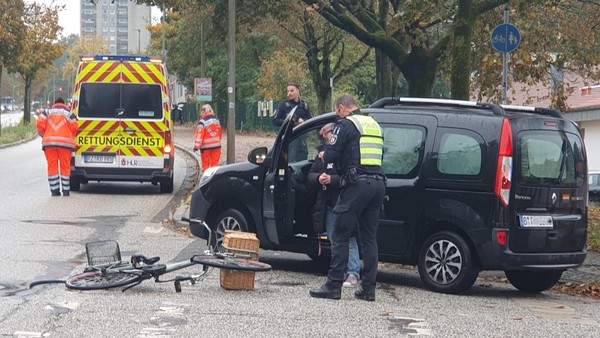 Auto kracht in Radfahrer – Gefährliche Stelle ist bekannt