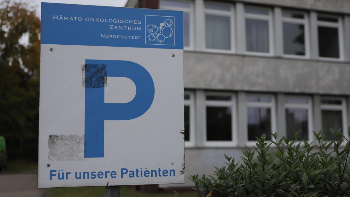 Parkplatzschild der Onkologie-Praxis in Norderstedt