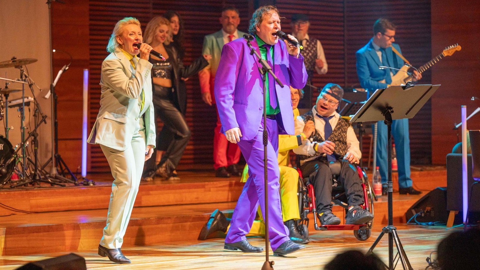 -Sumsimitpo-in-der-Weimarhalle-Das-sind-die-Bilder-der-gro-en-integrativen-Show