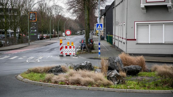 Vollsperrung: Markierungsarbeiten in Bottroper Kreisverkehr
