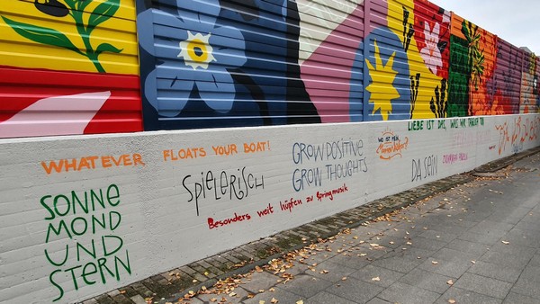 Graffiti-Projekt: Schallschutzmauer wird farbenfrohes Kunstwerk