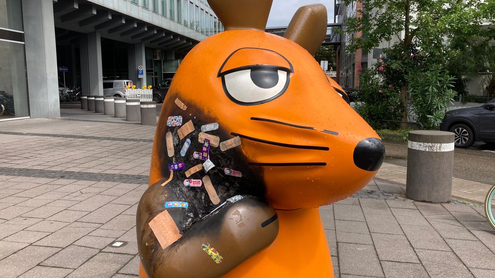 Maus-Figur-angez-ndet-Polizei-fahndet-nun-mit-Fotos-nach-dem-belt-ter