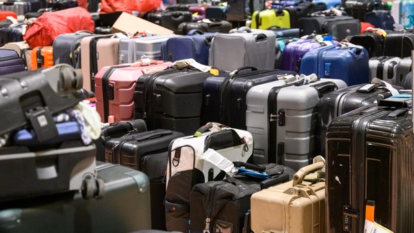 Flughafen Düsseldorf: Stunden aufs Gepäck gewartet - umsonst!