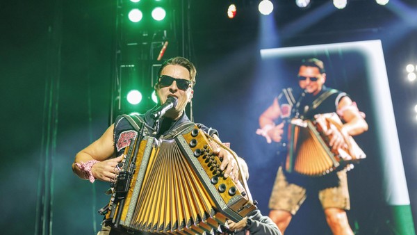 Lederhosen, wo man hinschaut: Andreas Gabalier bringt Spezial-Gast mit
