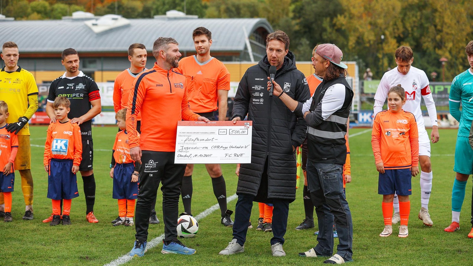 Was-am-Rande-des-Pokalspiels-Ohratal-gegen-FC-Rot-Wei-Erfurt-passierte