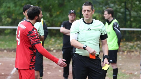 Mehr als 400 Fans sehen Gladbeck-Derby: Am Ende wird‘s hektisch