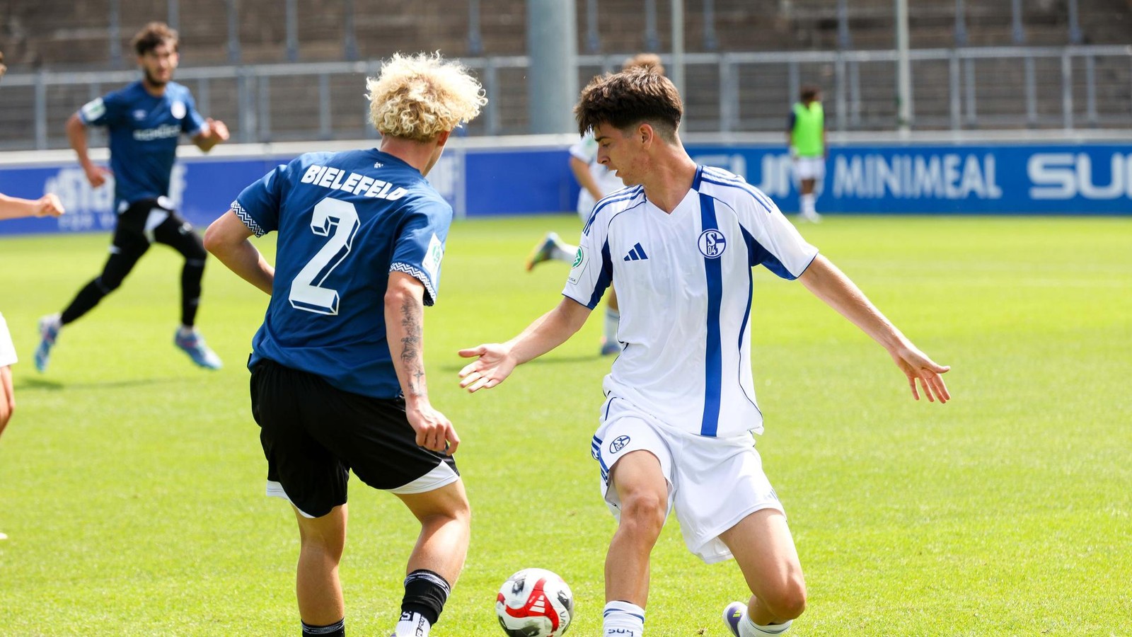 Schalke-Talente-international-Das-Entscheidende-ist-aber-hier-bei-uns-