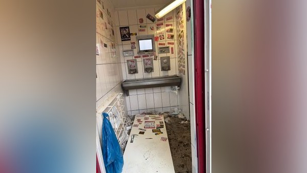 RWO: Erneut verwüsten RWE-Fans den Sanitärbereich im Gästeblock
