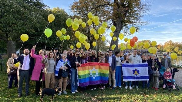 Luftballons für Geiseln an der Alster – und Kritik an Wadephul