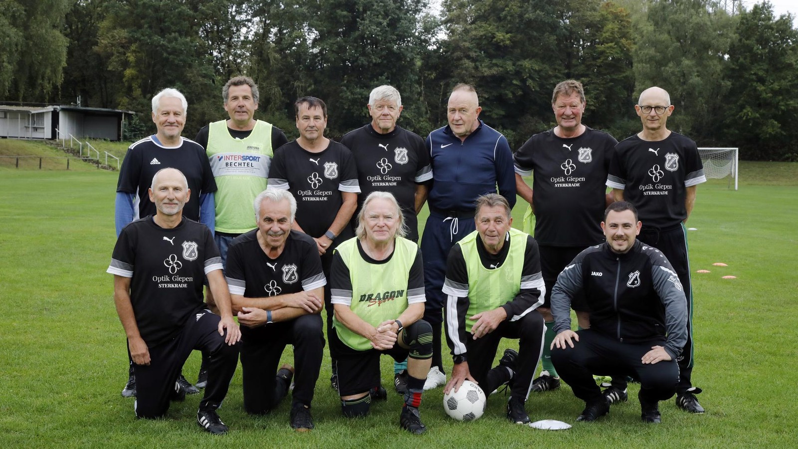 Gehen-statt-Laufen-Walking-Football-beim-RSV-GA-Klosterhardt