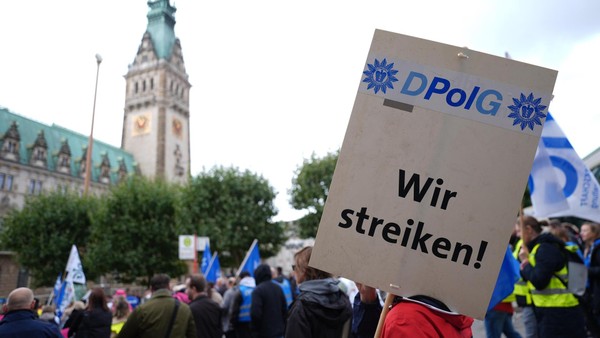 Warum Hamburgs Polizisten für 300 Euro mehr im Monat streiken