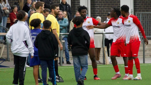 Affenlaute in Wanne-Eickel? Schwere Rassismus-Vorwürfe nach Landesliga-Derby