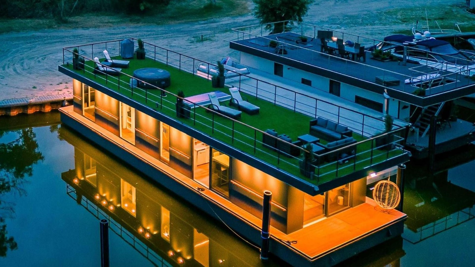 Hausboote-an-Elbe-Insolvenzschock-Investoren-schon-vor-Start-pleite-