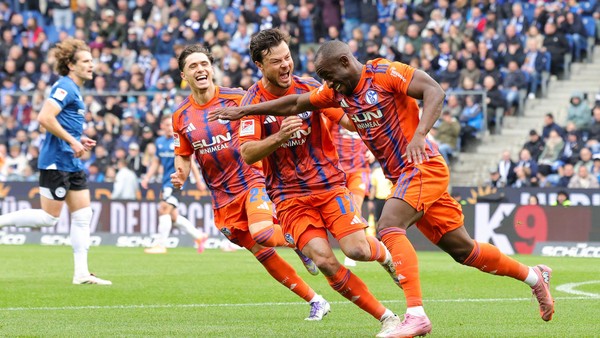 Schalke in Hannover: So sehen Sie den Zweitliga-Kracher live im TV und Stream