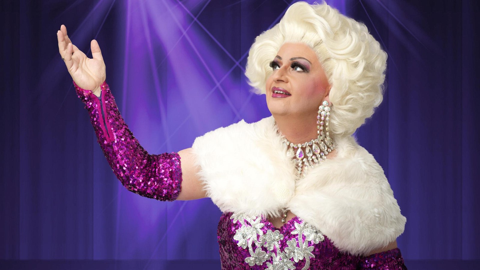 -Einmal-Zirkuspferd-immer-Zirkuspferd-Travestiek-nstler-packt-vor-Eisenach-Auftritt-aus