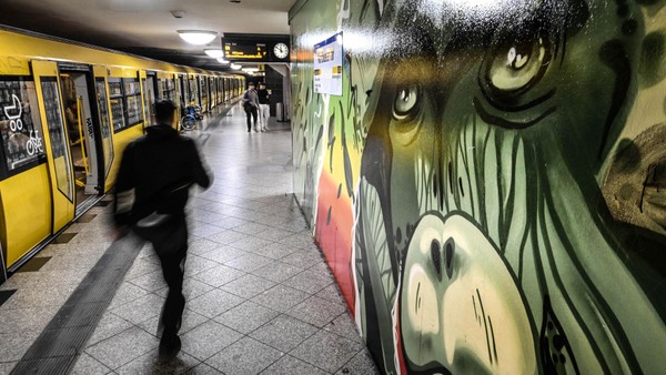 Zugangssperren bei der U-Bahn: Ex-Regierender mit klarer Ansage