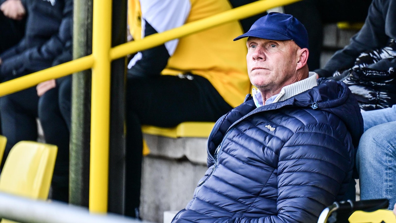 Fan-Club-Anholter-Kreisel-begr-t-Schalke-Repr-sentant-auf-dem-Adventsmarkt