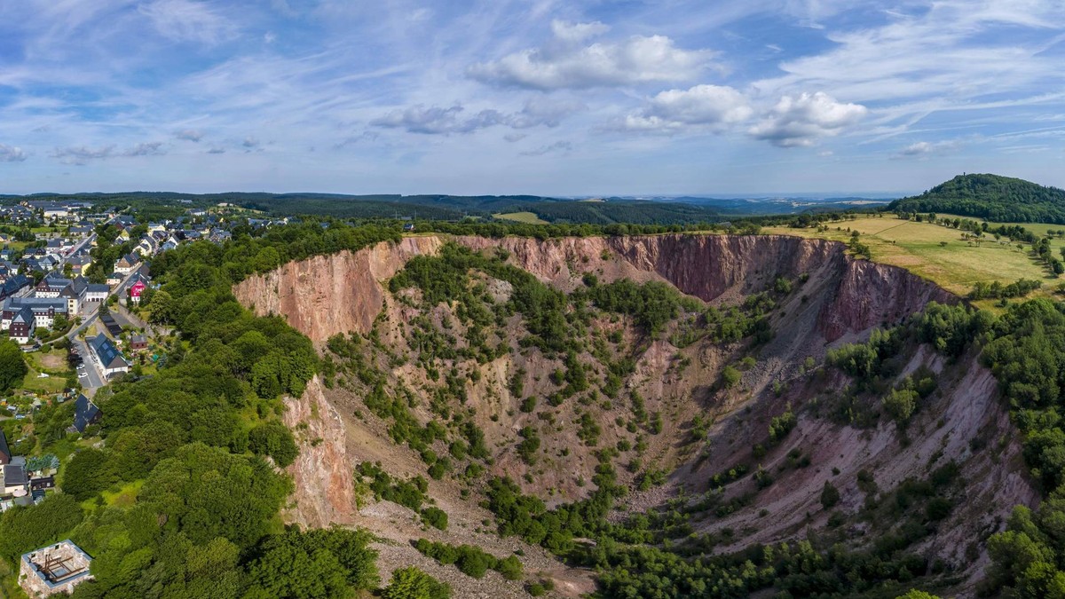 Altenberger Pinge DEU/Sachsen/ Altenberg-Zinnwald Â Auch UNESKO Weltkulturerbe: Die Altenberger Pinge ist eine durch Be