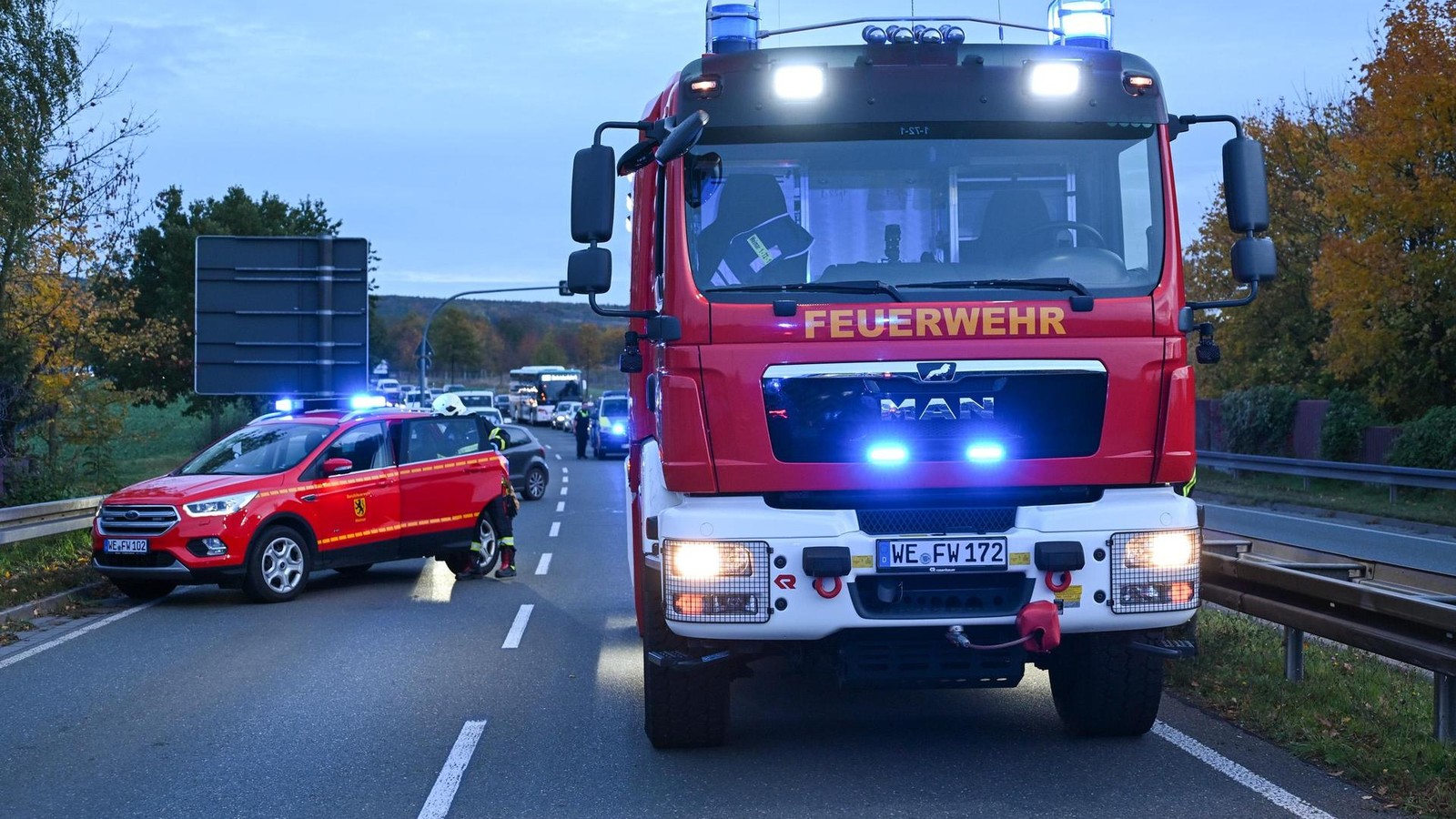 Vollsperrung-auf-der-B7-Beifahrer-werden-zu-Rettern-in-letzter-Sekunde