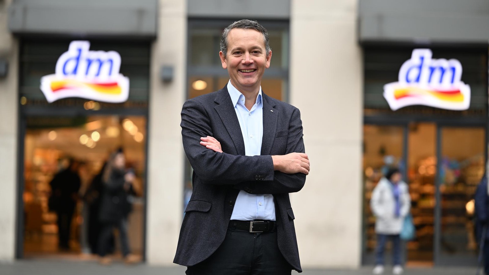 dm-tritt-gegen-klassische-Apotheken-an-Gesundheit-ist-ein-Megatrend-