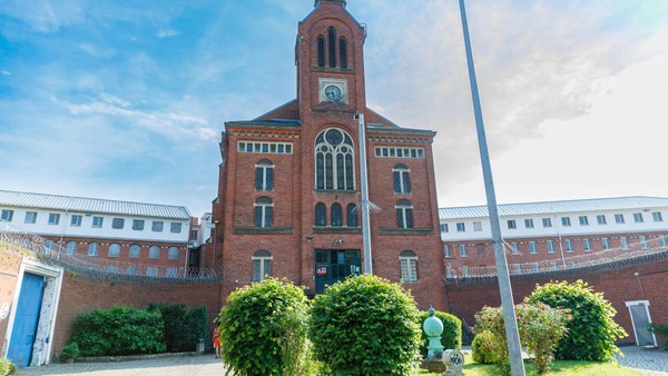 Gefangener und Rekord-Azubi: Dafür ist er Santa Fu „ewig dankbar“