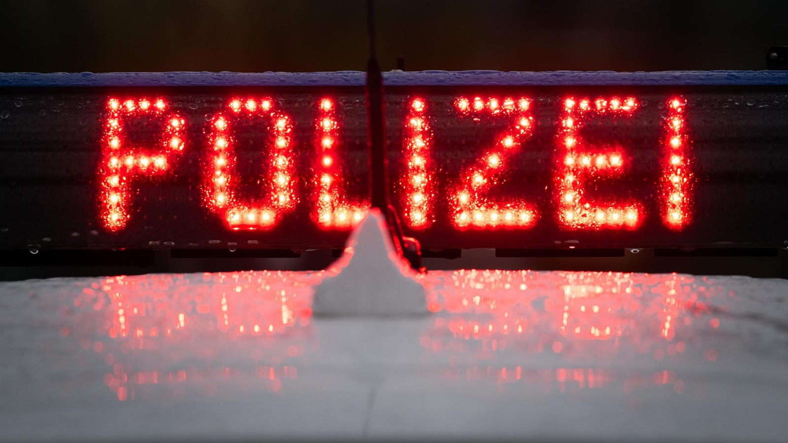 Mit-Pistole-gedroht-33-J-hriger-aus-Th-ringen-nach-Streit-auf-Autobahn-festgenommen