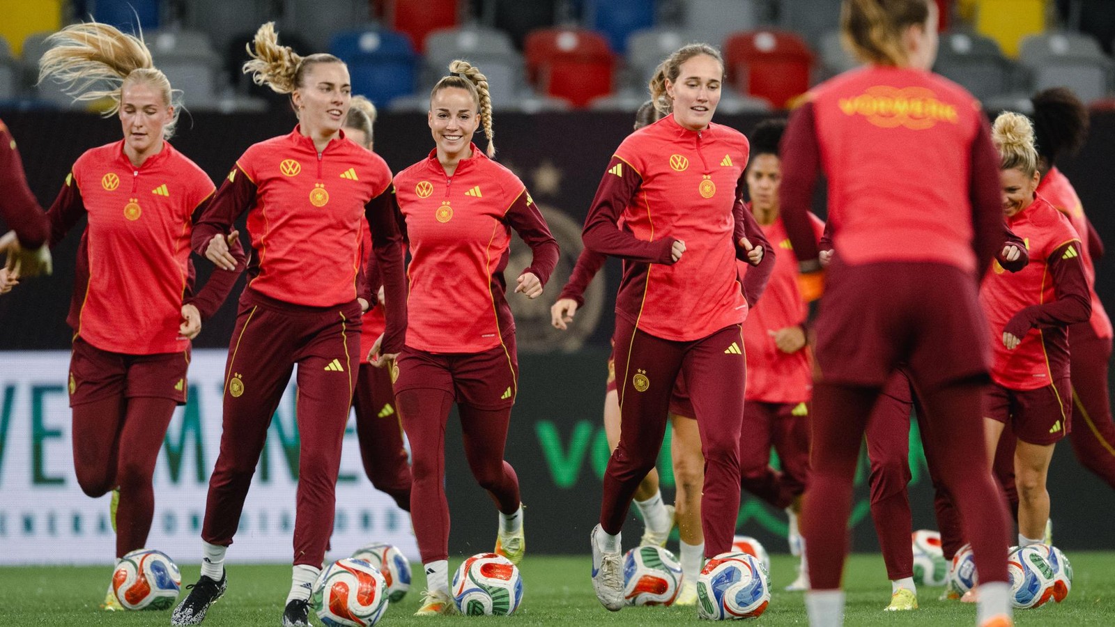 Nations-League-Halbfinale-live-DFB-Frauen-k-mpfen-um-den-Finaleinzug