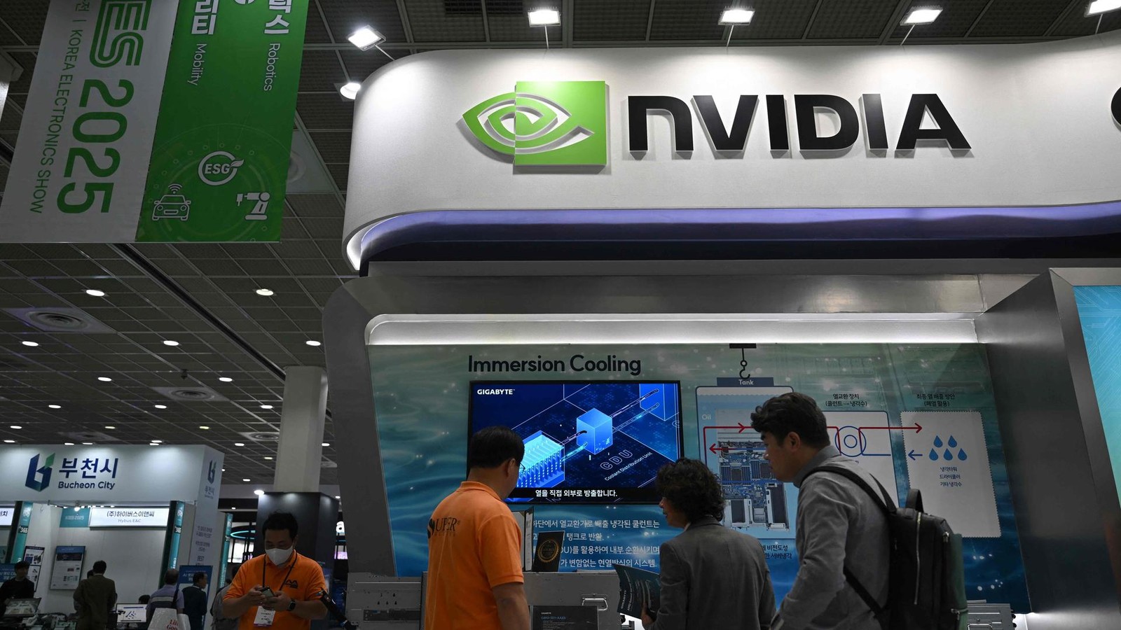 Trump-Nvidia-darf-KI-Chips-nach-China-liefern-mit-Einschr-nkungen