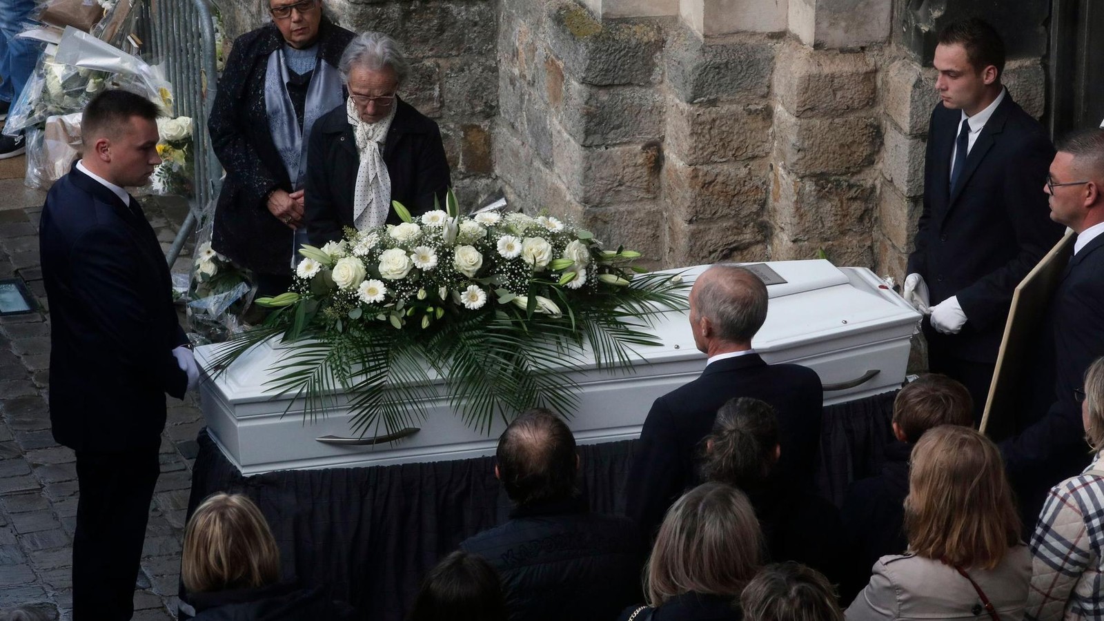 Urteil-in-Frankreich-Erstmals-muss-eine-Frau-lebenslang-in-Haft