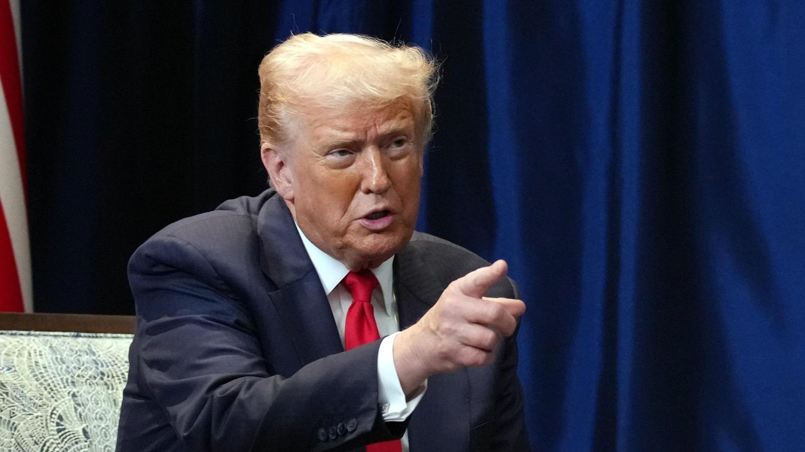 Epstein-Akten-Trump-unterzeichnet-Freigabe-und-zieht-ber-Demokraten-her